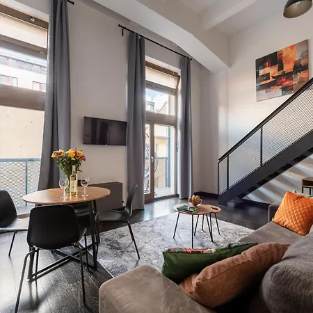 Apartment Cozy Near Krizikova Metro *