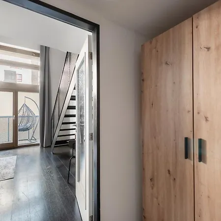 Cozy Near Krizikova Metro *