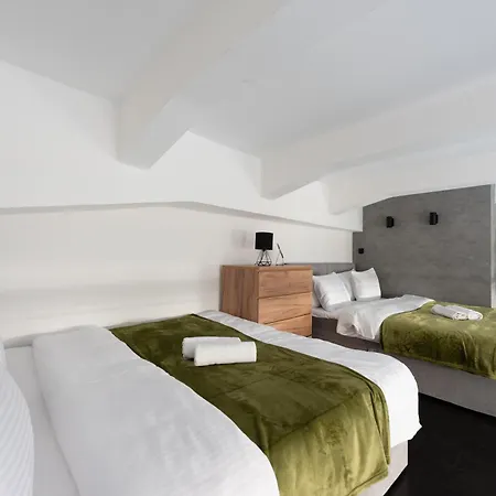 2-room I 2-level I Krizikova Metro I Karlin Apartment