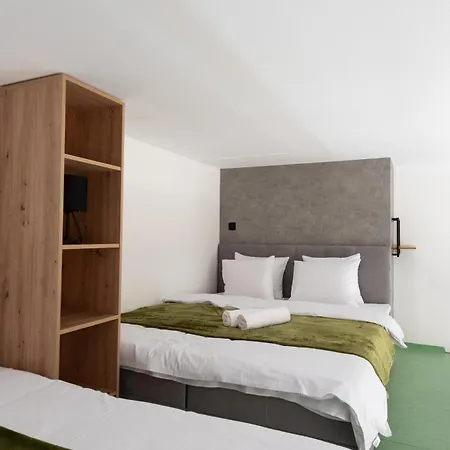 Lägenhet Cozy Near Krizikova Metro