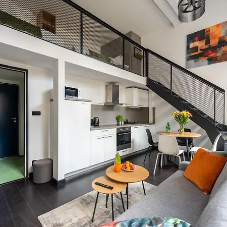 Cozy Near Krizikova Metro