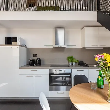 2-room I 2-level I Krizikova Metro I Karlin Apartment