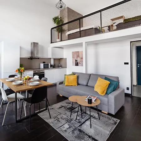 2-room I 2-level I Krizikova Metro I Karlin