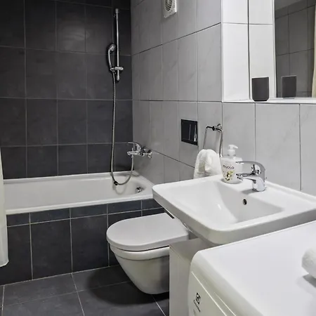 2-room I 2-level I Krizikova Metro I Karlin Apartment Prag