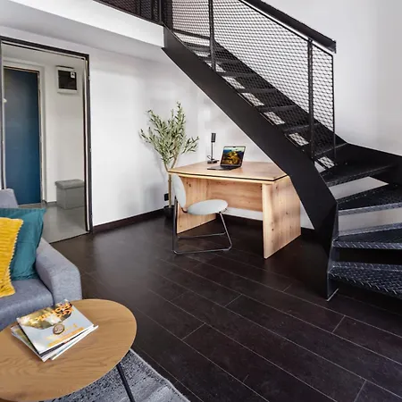 Apartment Cozy Near Krizikova Metro