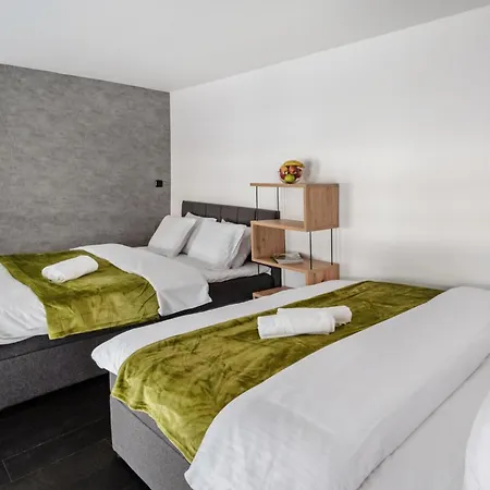 2-room I 2-level I Krizikova Metro I Karlin * Prag