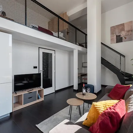 Apartment Cozy Near Krizikova Metro *
