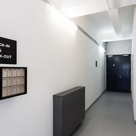 2-room I 2-level I Krizikova Metro I Karlin Apartment Prag