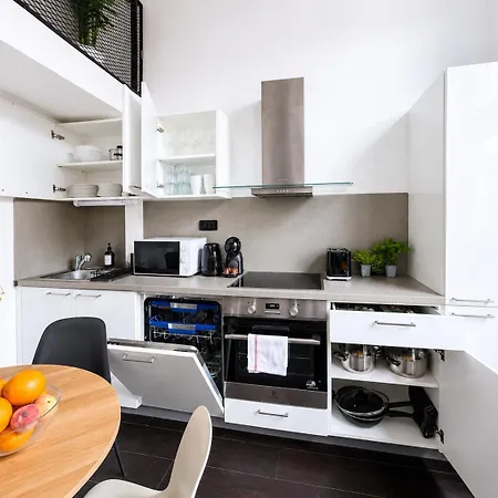 2-room I 2-level I Krizikova Metro I Karlin Apartment