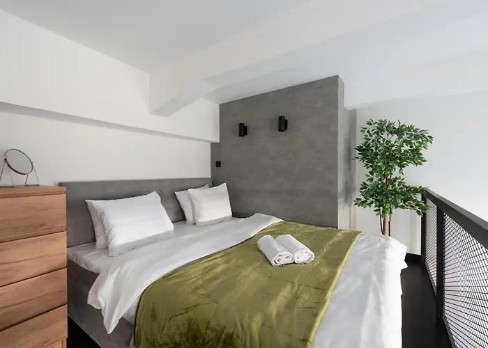 Cozy Near Krizikova Metro