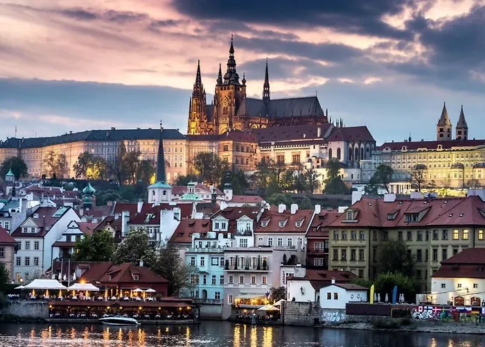 Cozy Near Krizikova Metro Prag