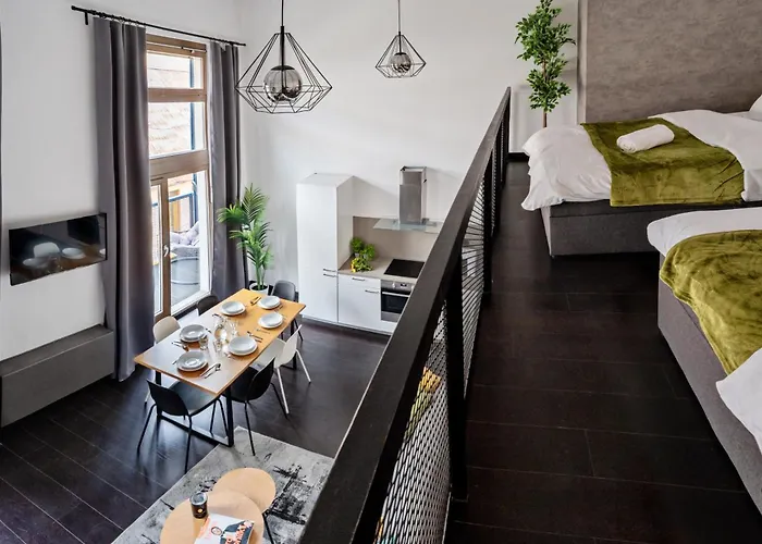 Cozy Near Krizikova Metro Lägenhet