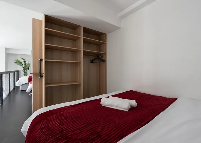 Cozy Near Krizikova Metro