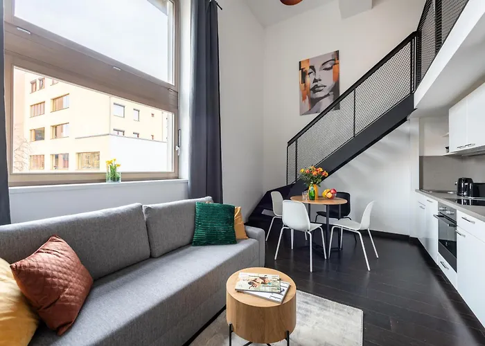 Cozy Near Krizikova Metro Lägenhet *